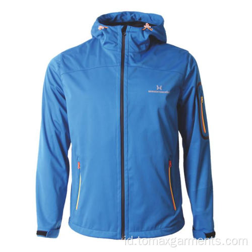 Jaket softshell hiking yang sangat bernapas